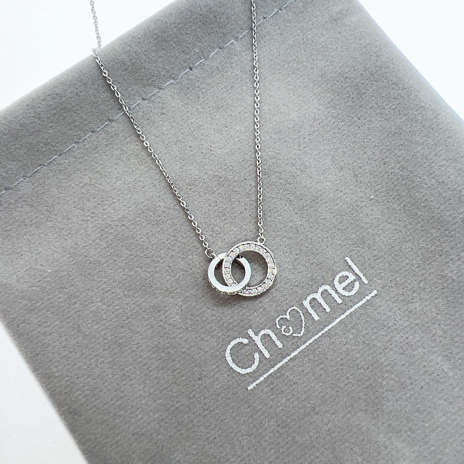 Interlocking Circle Necklace - CHOMEL