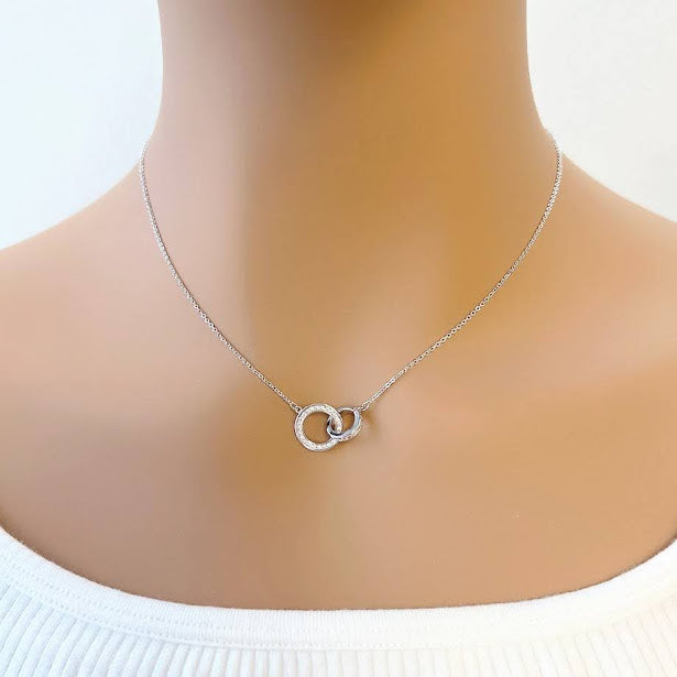 Interlocking Circle Necklace - CHOMEL