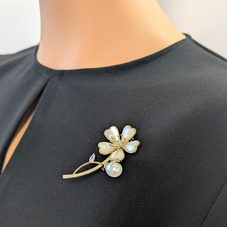 Flower Freshwater Pearl Brooch - CHOMEL