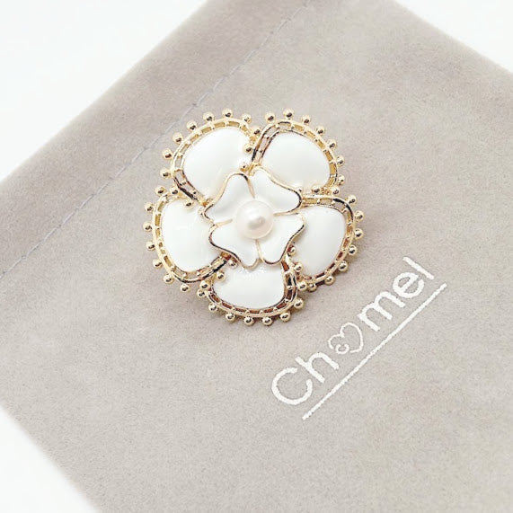Flower Freshwater Pearl Brooch - CHOMEL