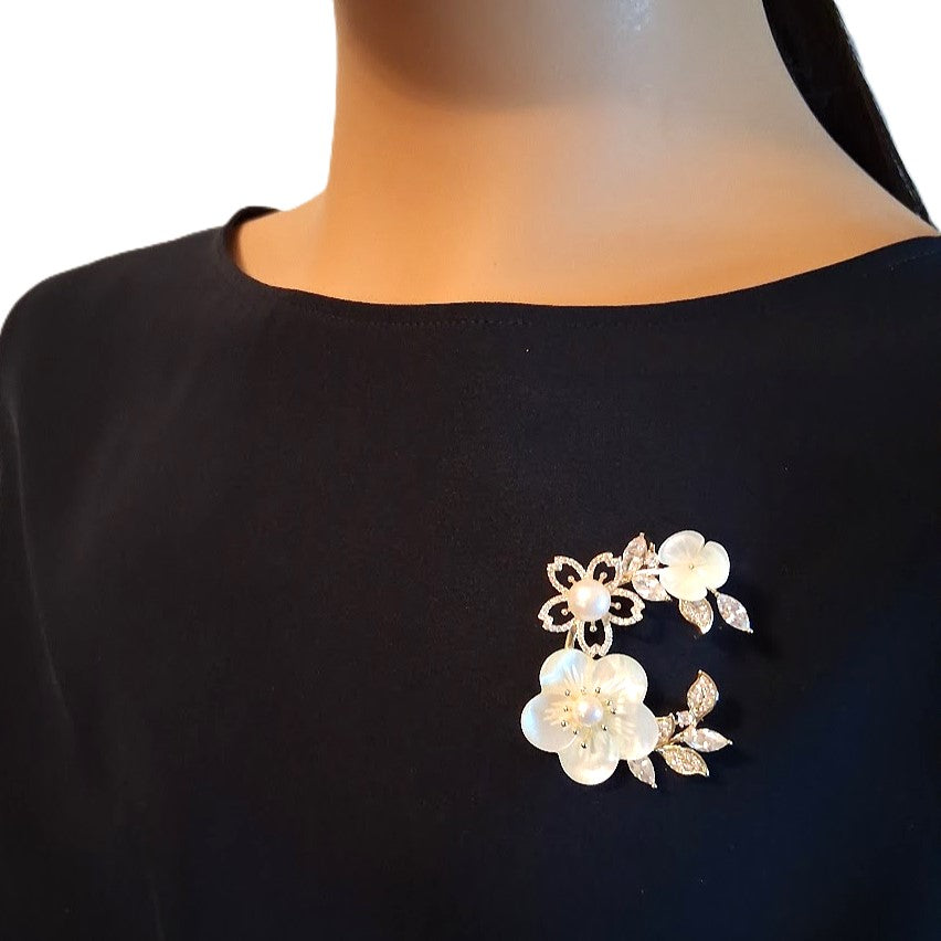 Flower Mother Of Pearl & Freshwater Pearl Brooch