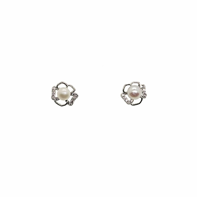 Freshwater Pearl Flower Earrings - CHOMEL