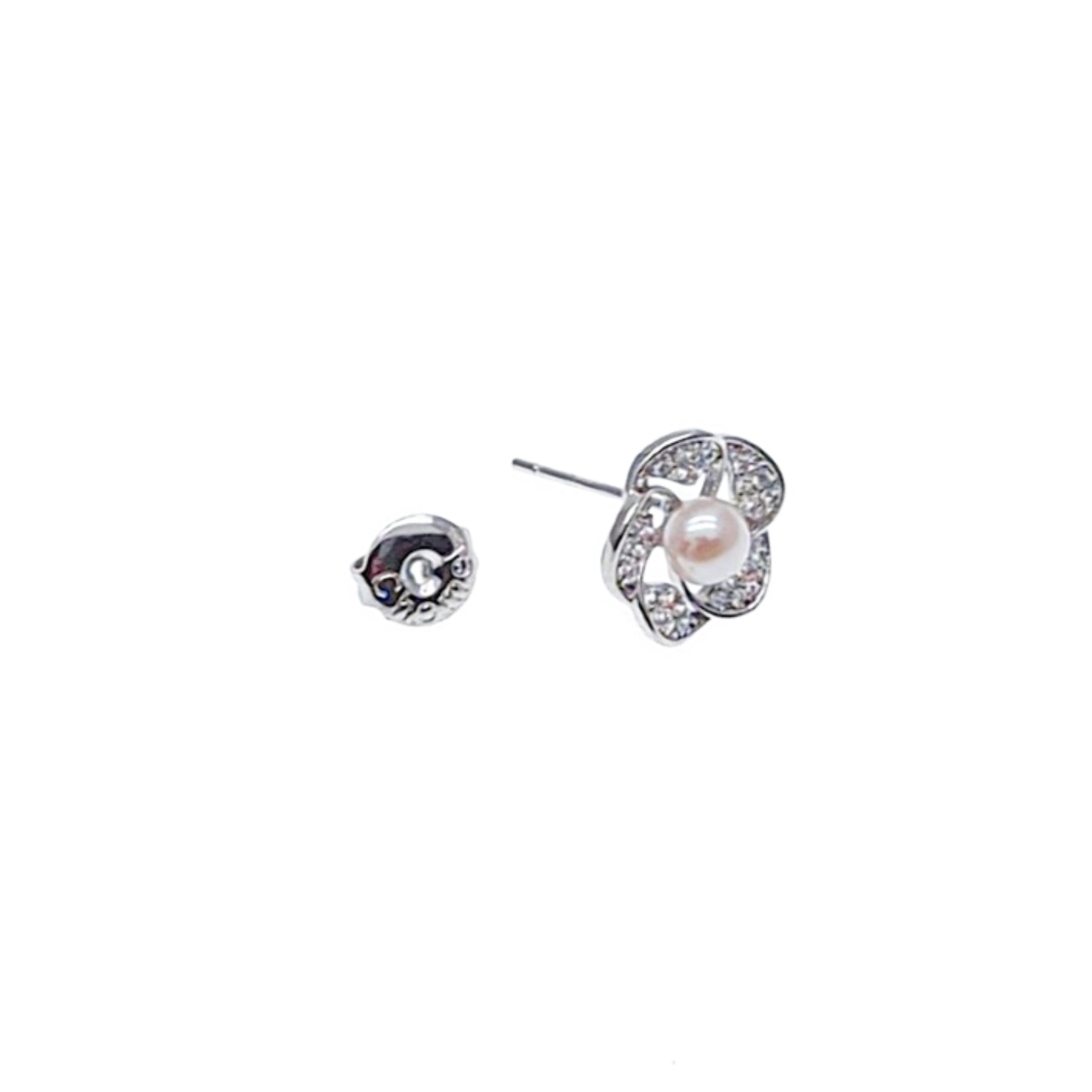 Flower Freshwater Pearl Earrings - CHOMEL