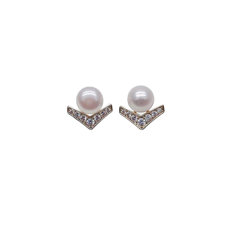 CHOMEL Freshwater Pearl Gold Stud Earrings