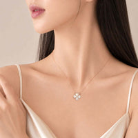 Rosegold Mother of Pearl Clover Leaf Necklace with cubic zirconia pendant