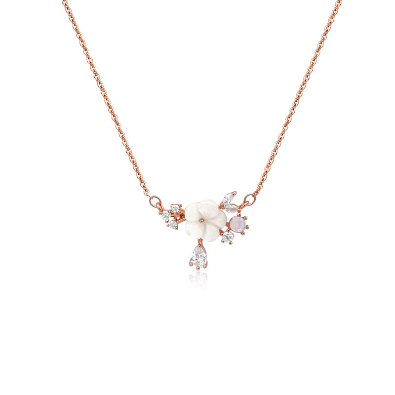 Mother of Pearl Flower Necklace - CHOMEL