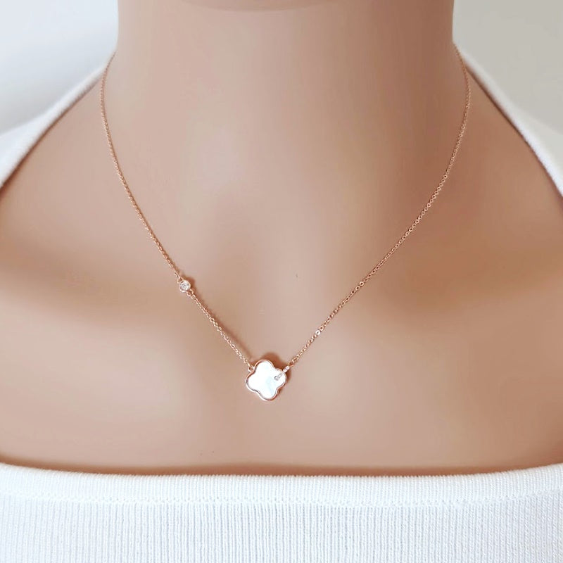 Mother of Pearl  Clover Necklace - CHOMEL