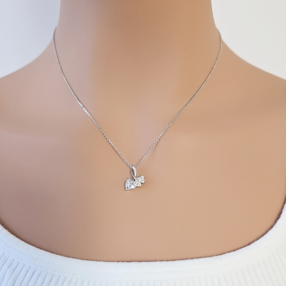 Heart and Gingko Leaf Cubic Zirconia Necklace - CHOMEL