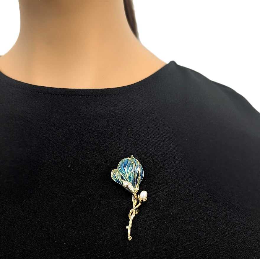 花立方氧化锆胸针