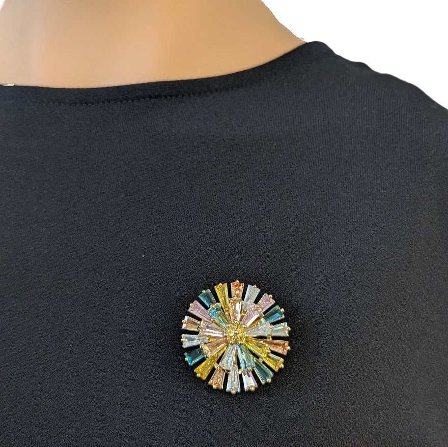 Round pastel cubic zirconia brooch with gold plating and C clasp closure, 3.5cm diameter