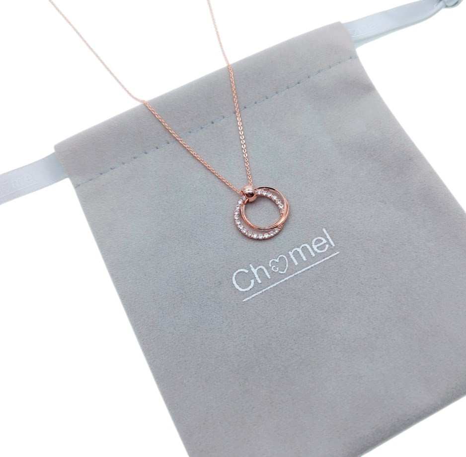 Elegant rosegold plated interlocking cubic zirconia necklace with three 15-16mm rings on adjustable chain