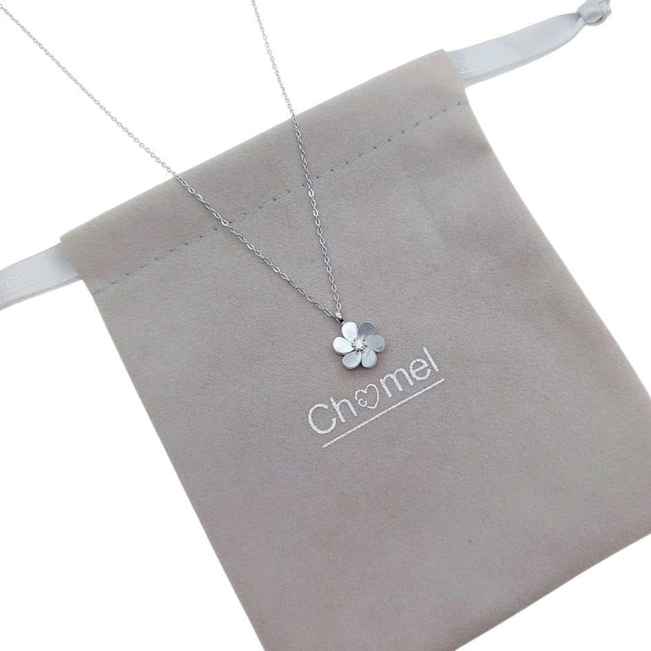 Flower Mother of Pearl Necklace
