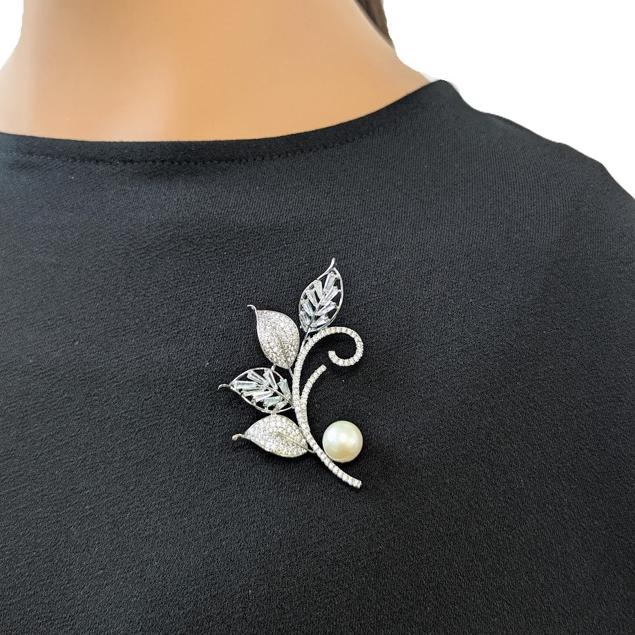 Leaf Freshwater Pearl Brooch - CHOMEL