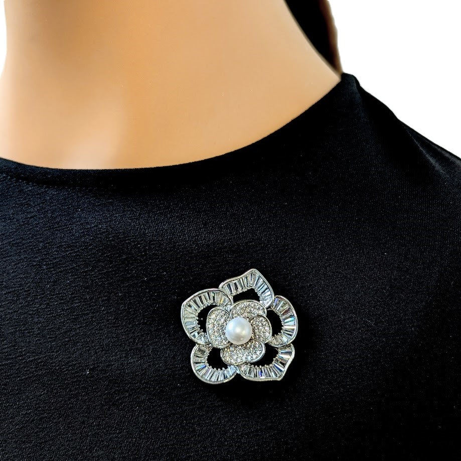 Flower Freshwater Pearl Brooch - CHOMEL