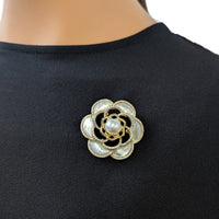 Flower Freshwater Pearl Brooch - CHOMEL