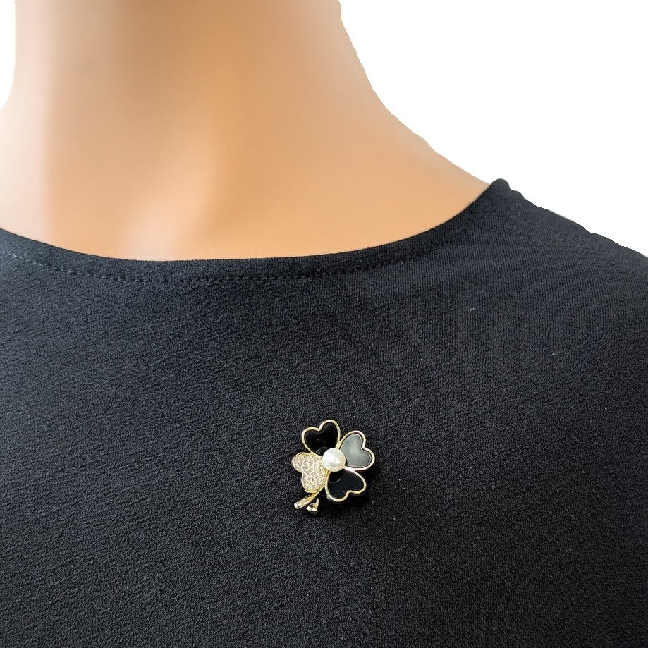 4 Leaf Clover Freshwater Pearl Brooch