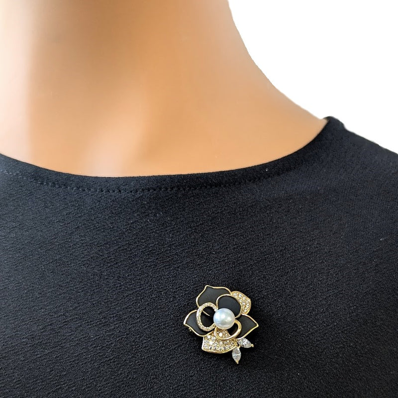 Flower Freshwater Pearl Brooch