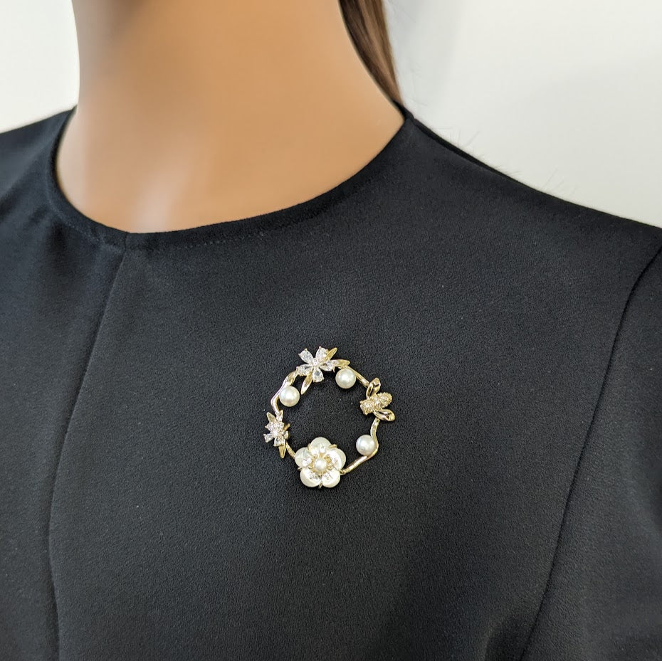 Flower Mother Of Pearl & Freshwater Pearl Brooch