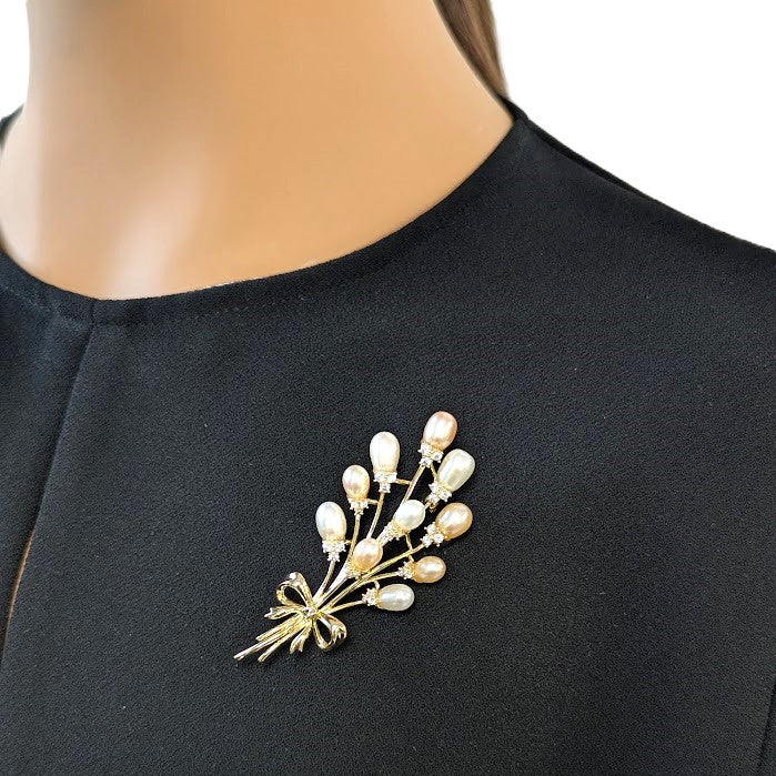 Flower Freshwater Pearl Brooch