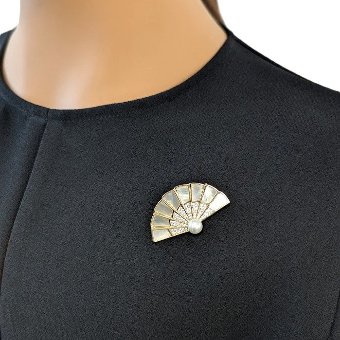 Fan Mother Of Pearl & Freshwater Pearl Brooch