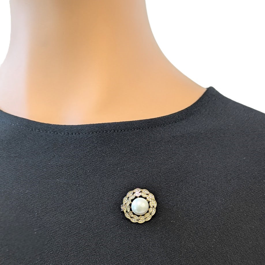Circle Simulated Pearl Brooch