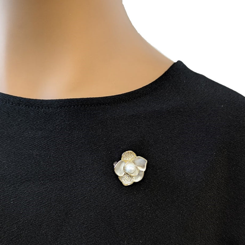 Flower Simulated Pearl and Enamel Brooch