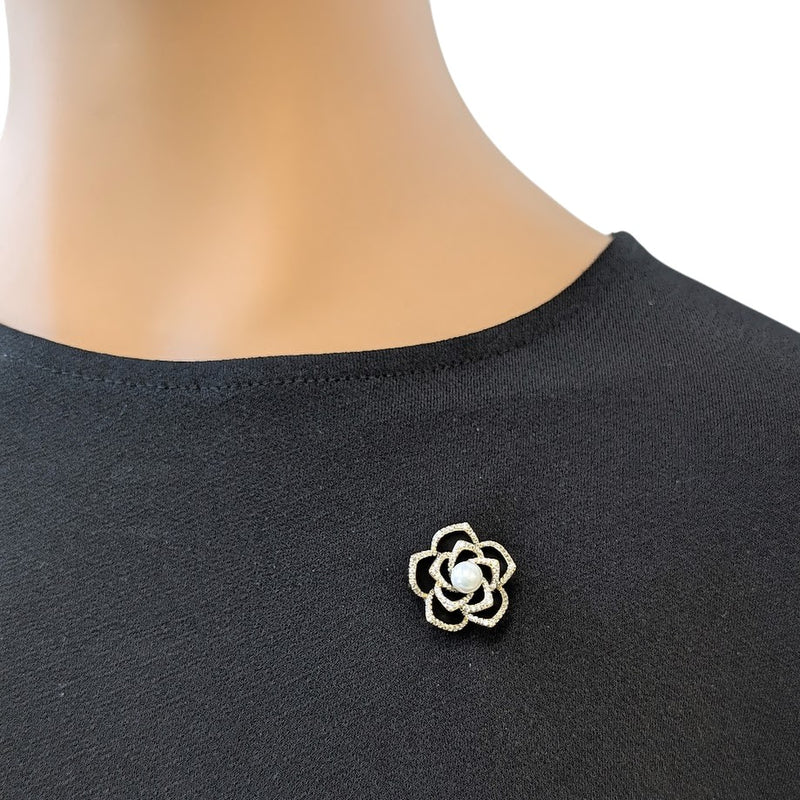 Flower Simulated Pearl and Enamel Brooch