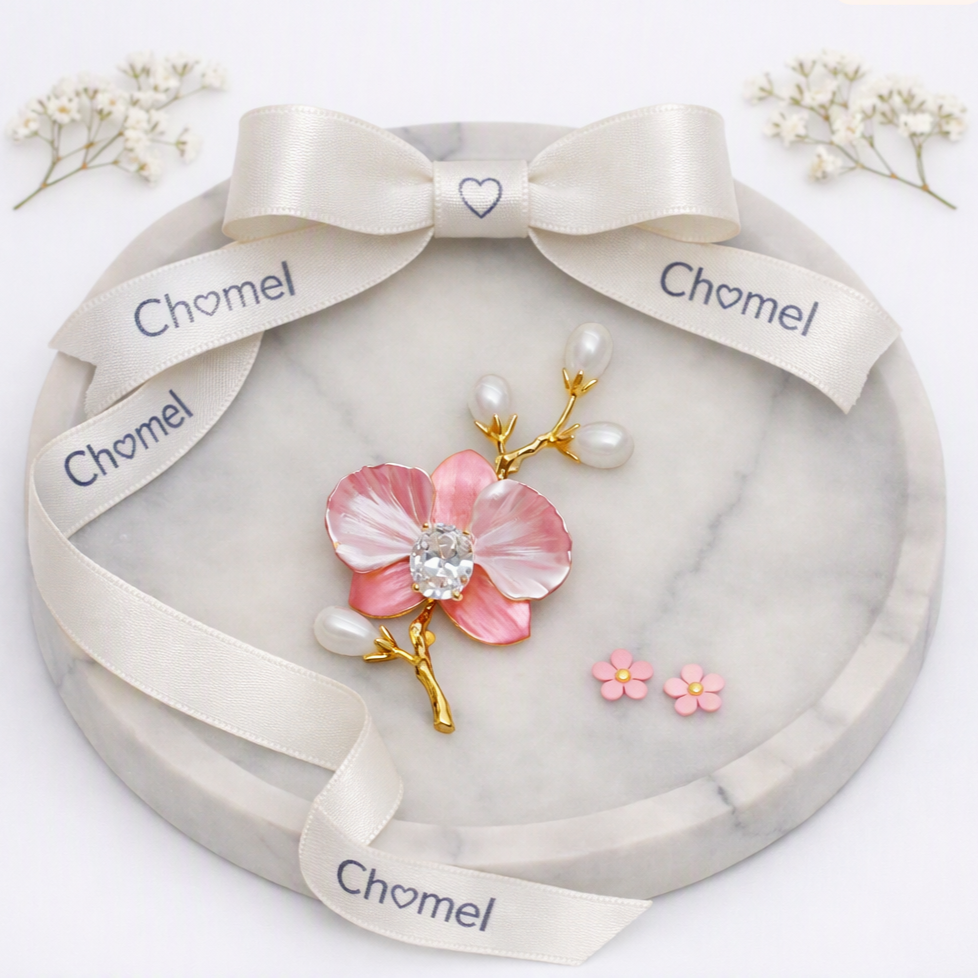 Flower Freshwater Pearl Brooch with a pink enamel bloom, clear crystal centre, white faux pearls and gold-tone branch.