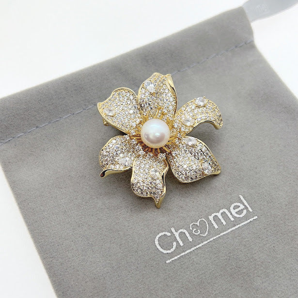 Flower Freshwater Pearl Brooch CHOMEL