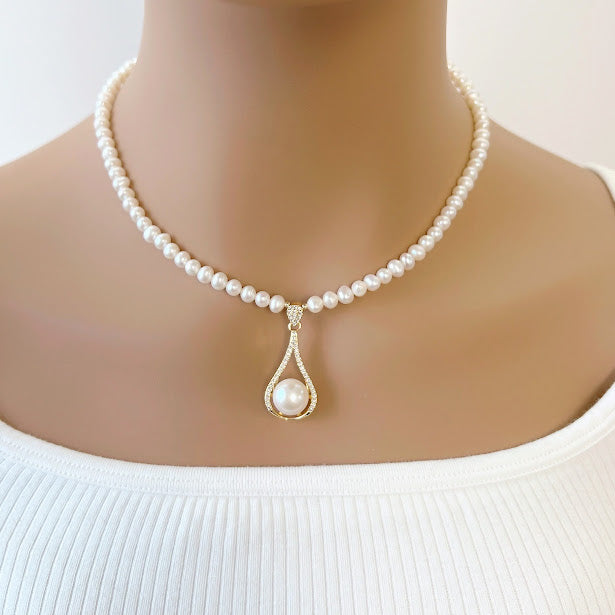 Freshwater Pearl Necklace - CHOMEL