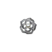 Flower Freshwater Pearl Brooch