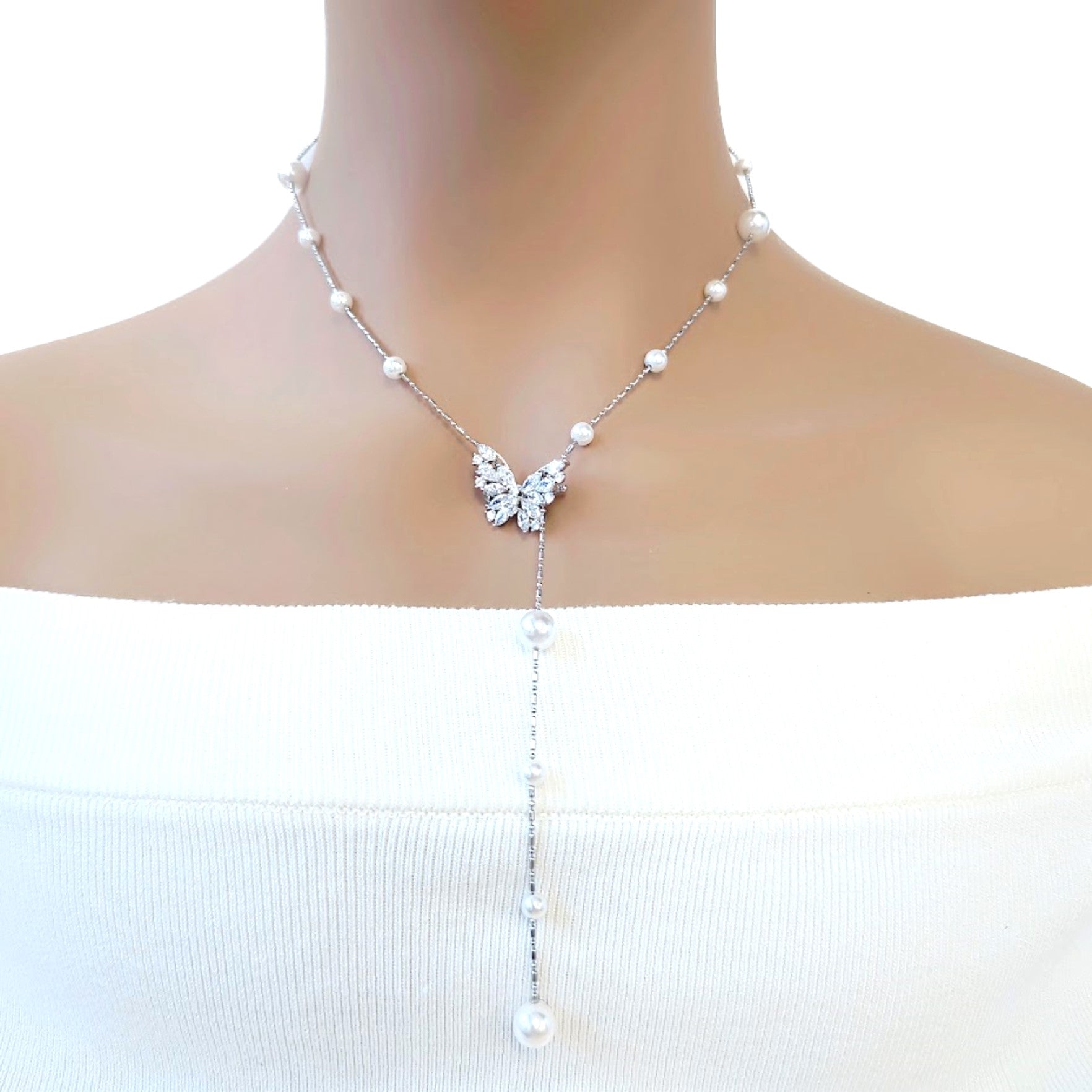 Simulated Pearl Necklace - CHOMEL