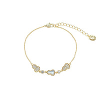 Gold-plated cz bracelet with a fine chain, sparkling cubic zirconia gourd motifs and a pearly heart-shaped centre charm