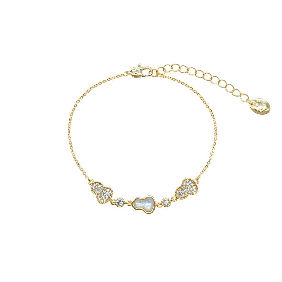 Gold-plated cz bracelet with a fine chain, sparkling cubic zirconia gourd motifs and a pearly heart-shaped centre charm