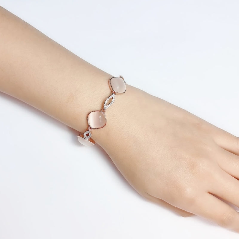 Simulated Moonstone Bracelet.