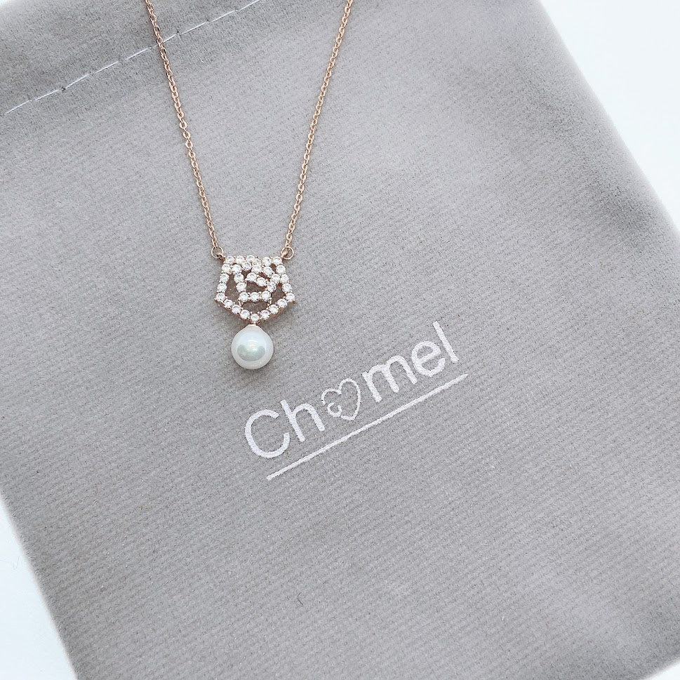 Flower Cubic Zirconia & Pearl Necklace.
