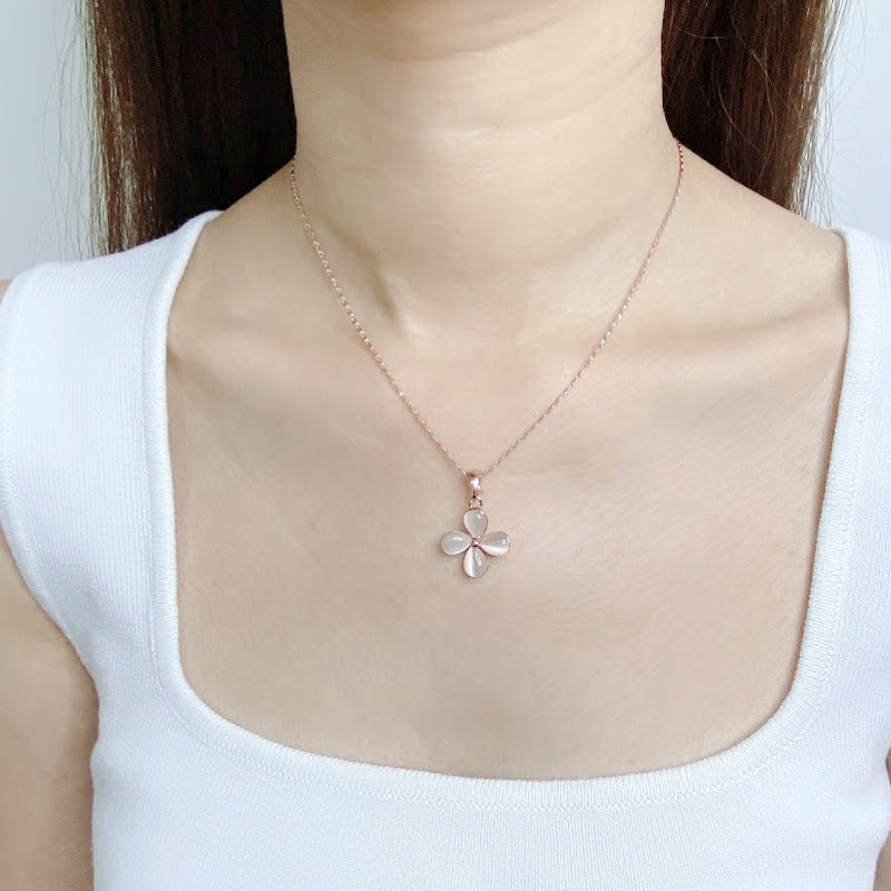 Flower Simulated Moonstone Necklace.