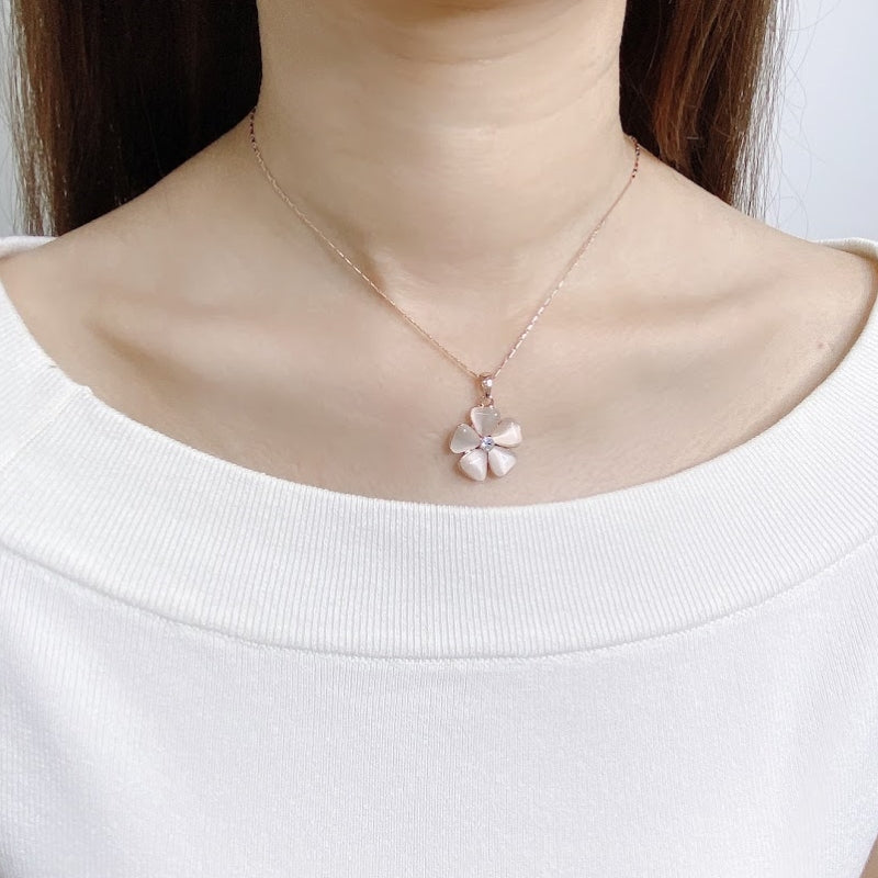 Flower Simulated Moonstone Necklace.