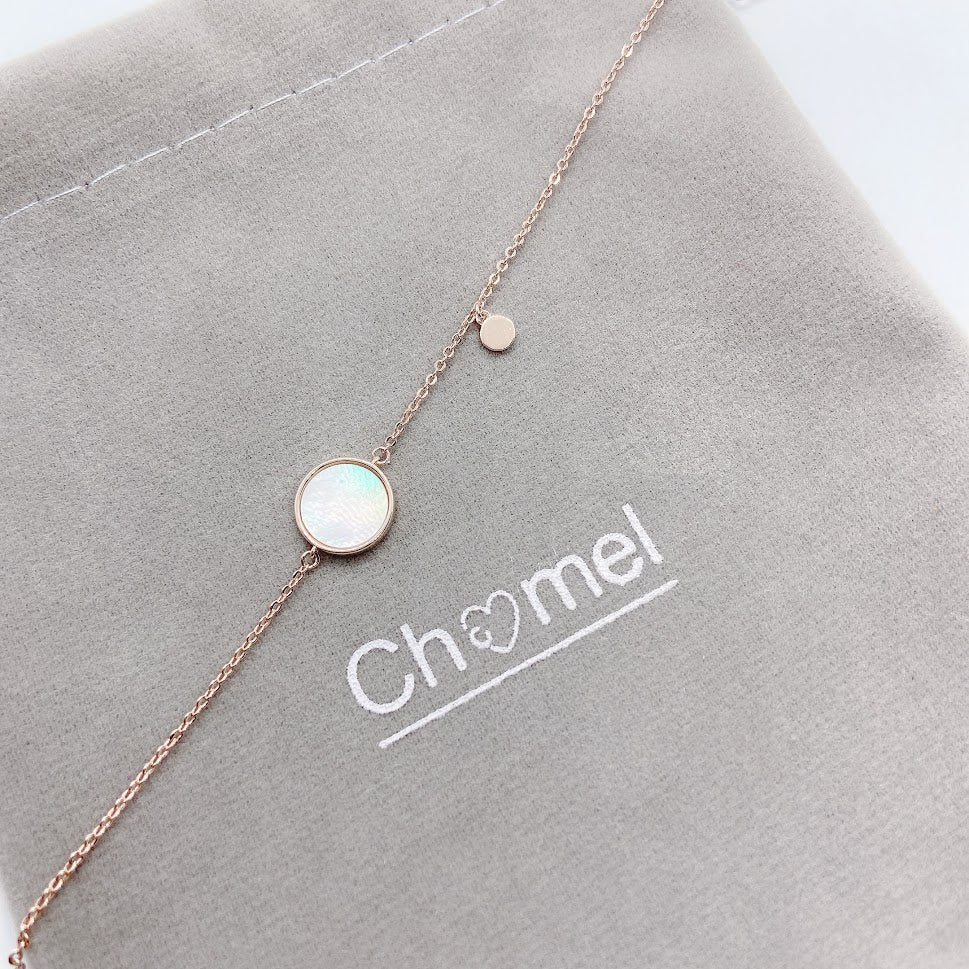 Round Mother of Pearl Bracelet.