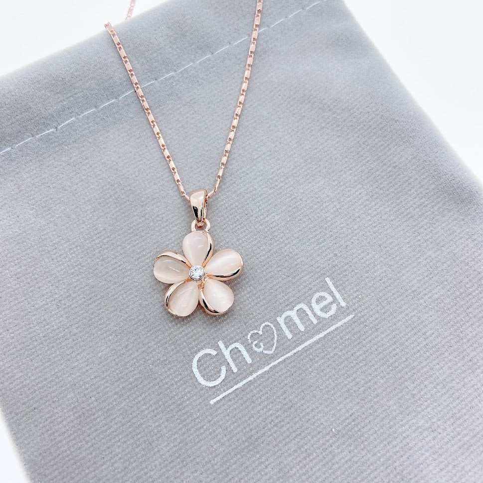 Flower Simulated Moonstone Necklace.