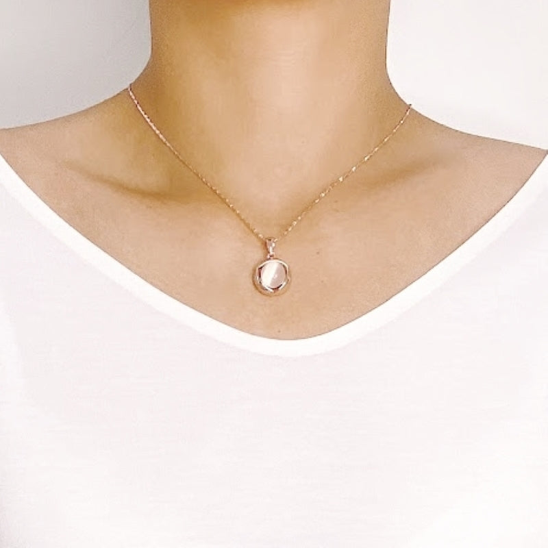 Round Simulated Moonstone Necklace.