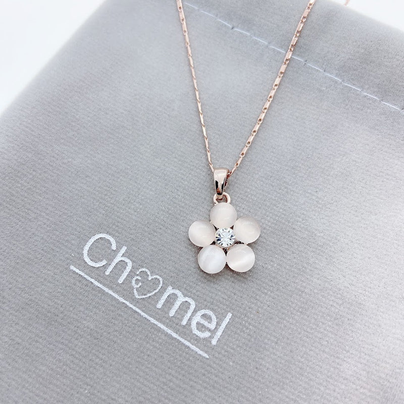 Flower Simulated Moonston Necklace.