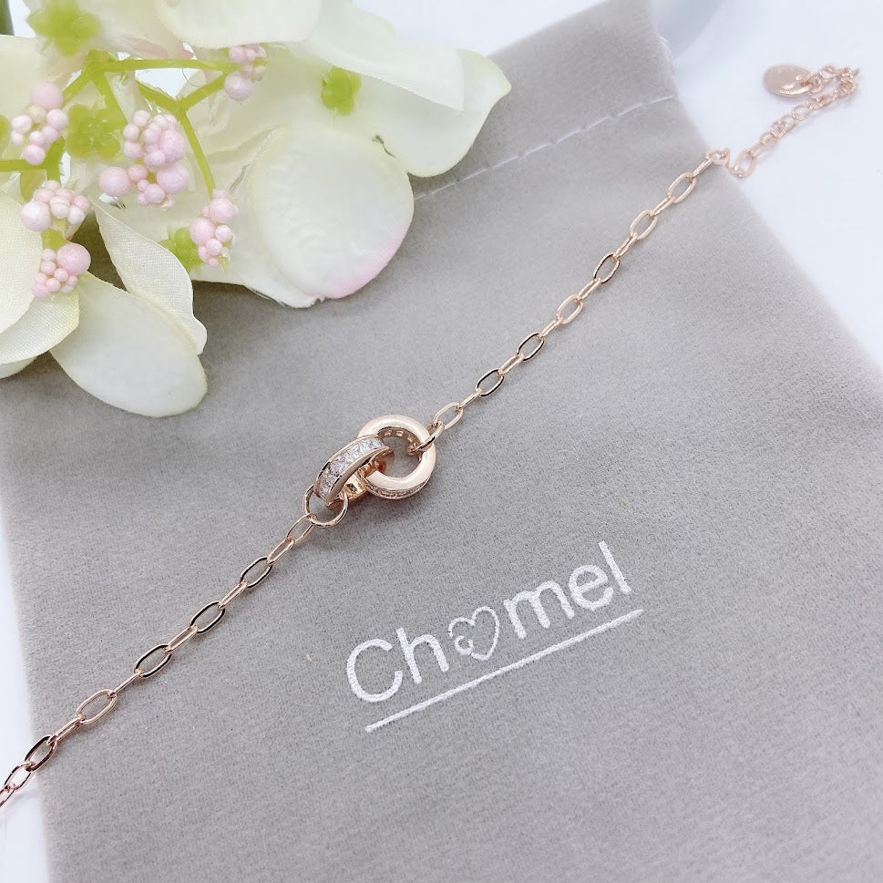 Interlocking Ring Bracelet.