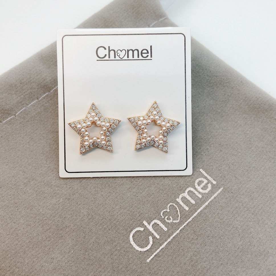 Rosegold plated star pearl earrings with cubic zirconia studs on display card