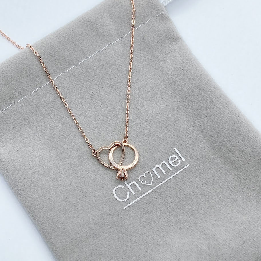 Interlocking Ring Necklace.