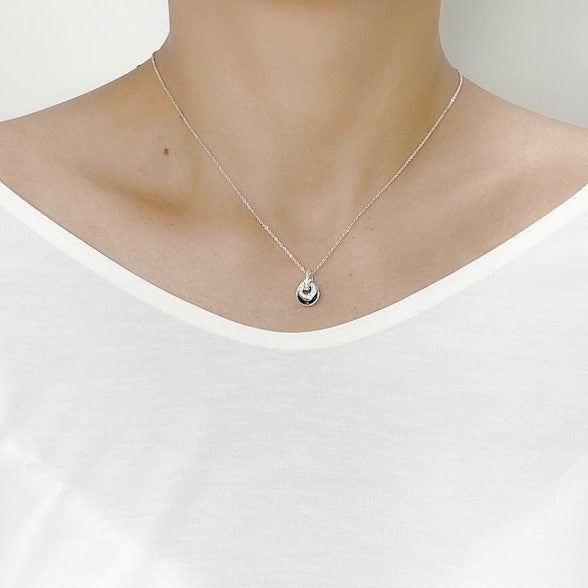 Cubic Zirconia Pendant Necklace.