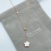 Flower Mother of Pearl Necklace.