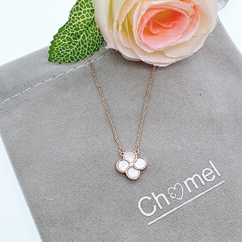 Mother of Pearl Clover Leaf Necklace - CHOMEL