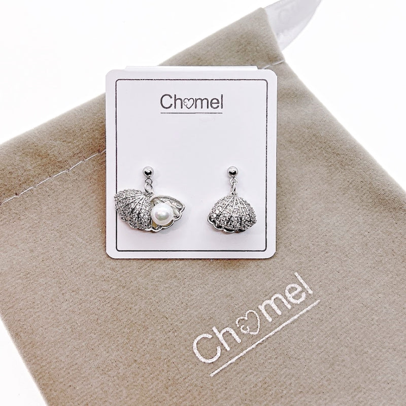 Shell Cubic Zirconia Earring.