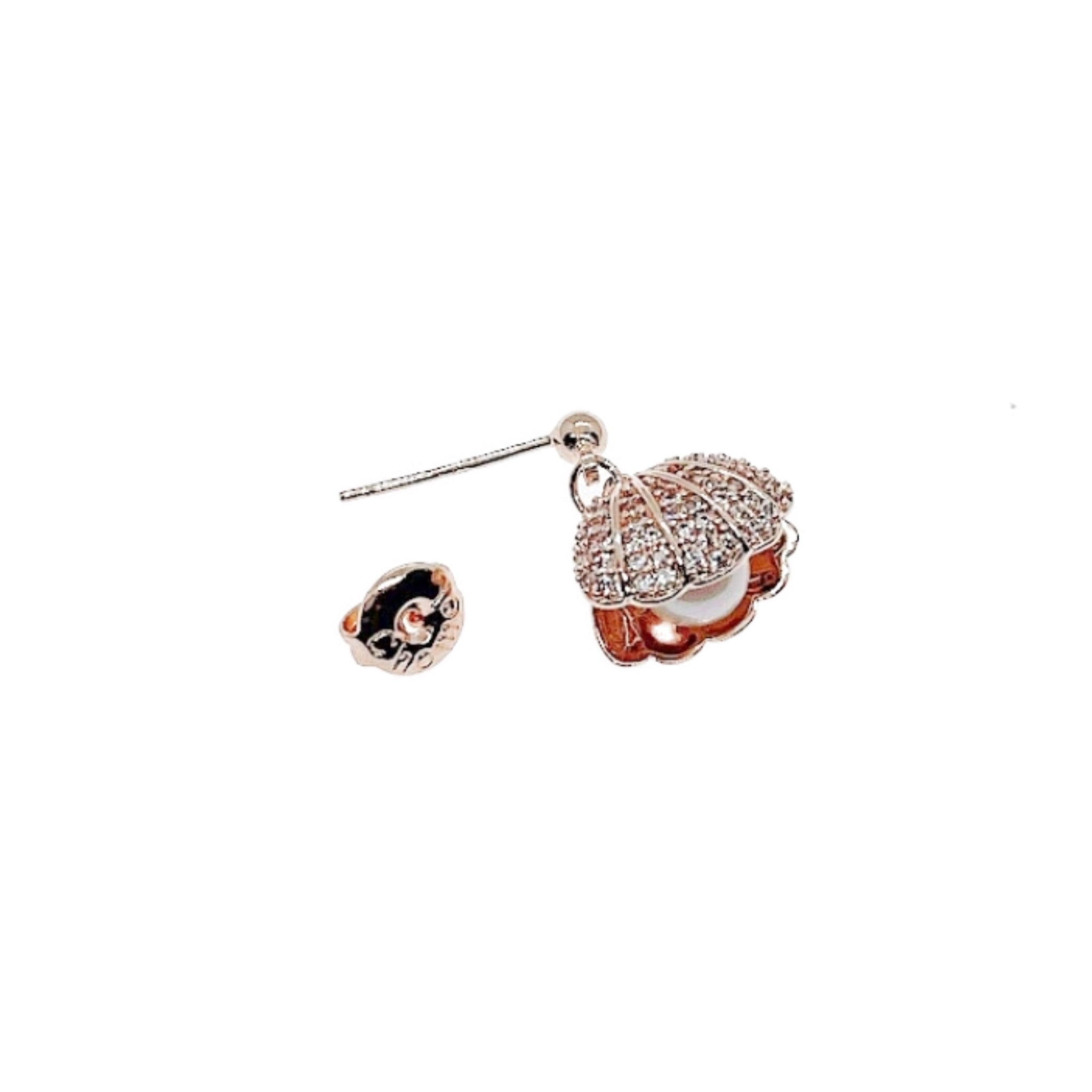 Shell Cubic Zirconia Earring.